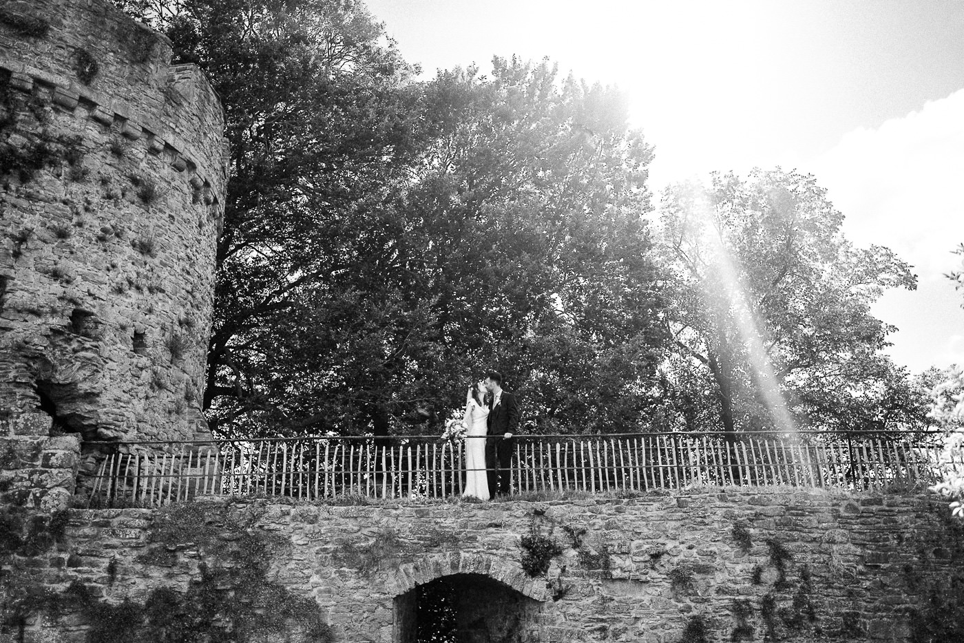 USK CASTLE WEDDING PHOTOGRAPHY FESTIVAL STYLE 130 USK CASTLE WEDDING PHOTOGRAPHY FESTIVAL STYLE 130